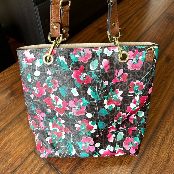 Calvin Klein Sonoma Large Floral Reversible Leather Tote Bag - Picture 3 of 9